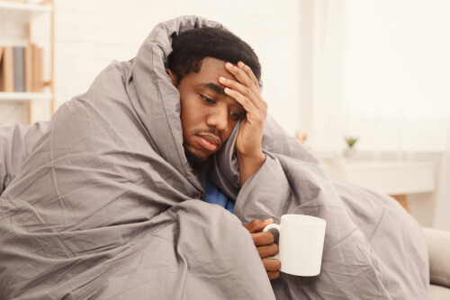 man experiencing paxil withdrawal flu-like symptoms
