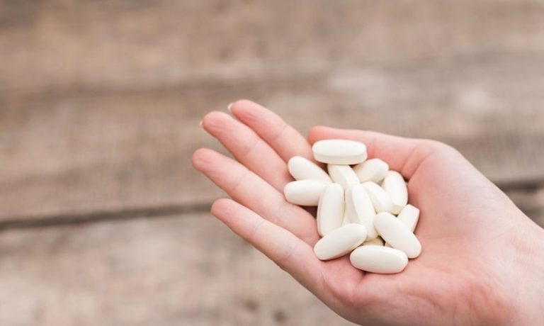 Image showcasing Hydrocodone and acetaminophen (oral route) - Mayo Clinic