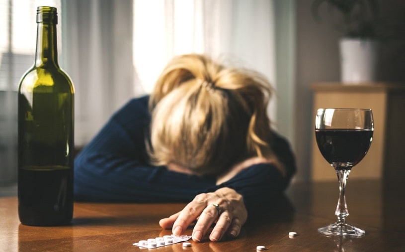 Woman overdosed on sertraline pills and alcohol.