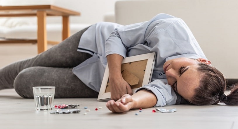 Woman experienced a baclofen seizure lying on the floor.