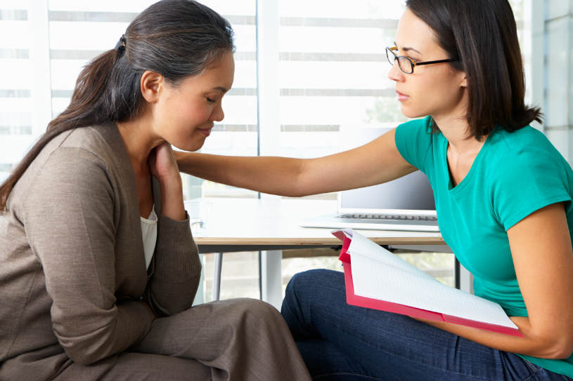 A woman suffering from addiction takes consultation.